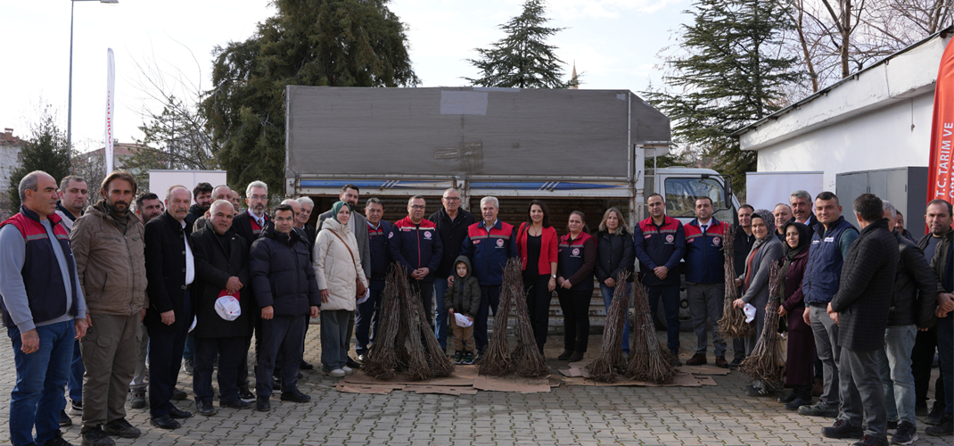  Kuraklığa Karşı Alternatif Ürün: Yalvaç’ta Yüzde 75 Hibe Destekli Hünnap Fidanı Dağıtıldı